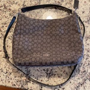 Like New Authentic Coach Signature Shoulder Bag